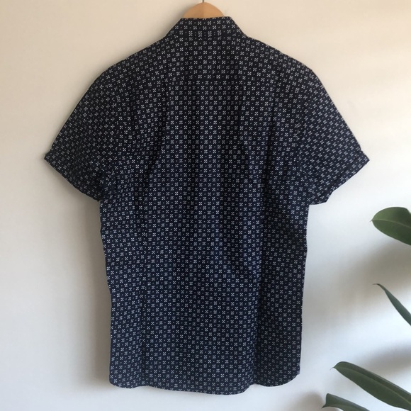 Ted Baker London Mid Weight Printed Oxfords Short Sleeve Shirt, size 3 - Picture 4 of 9